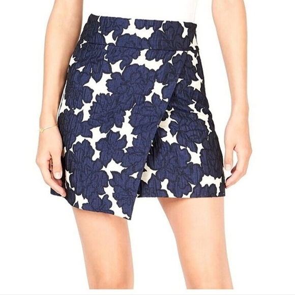 MAISON JULES Cream and Navy Floral A Line Mini Skirt size S - Picture 1 of 14